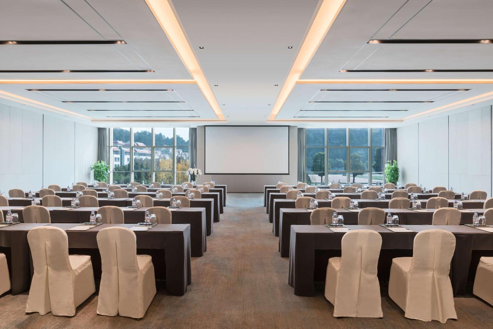 Doubletree By Hilton Hotel Shiyan Shiyan  Dış mekan fotoğraf