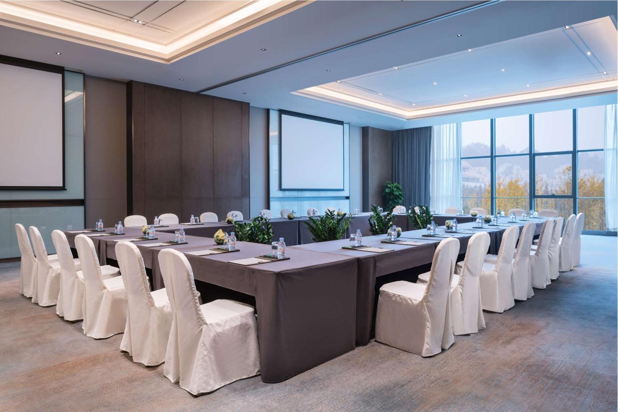 Doubletree By Hilton Hotel Shiyan Shiyan  Dış mekan fotoğraf